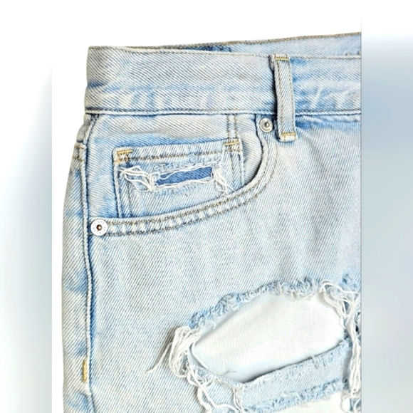 American Eagle Light Wash Blue Denim Distressed Jean Shorts Summer Size 16 - Picture 5 of 12